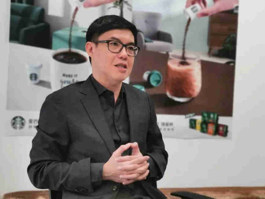 迷你杯星巴克从精品速溶切入,与三顿半、永璞再造一场新的“咖啡热”