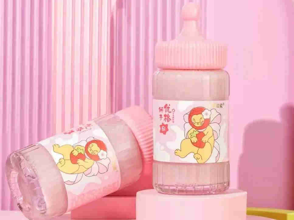 狮子歌歌推出全新优格草莓酸奶酒,酒精度为6%vol