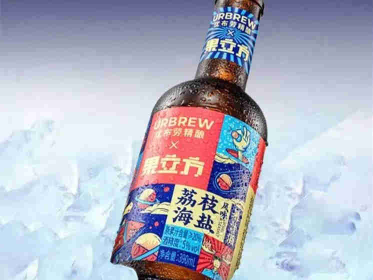 江小白果立方联合优布劳精酿,共同推出荔枝海盐风味果汁酒