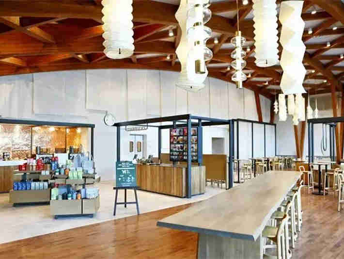 星巴克东京“向绿工坊”门店强调可循环，计划一年内在中国开设60家绿色门店