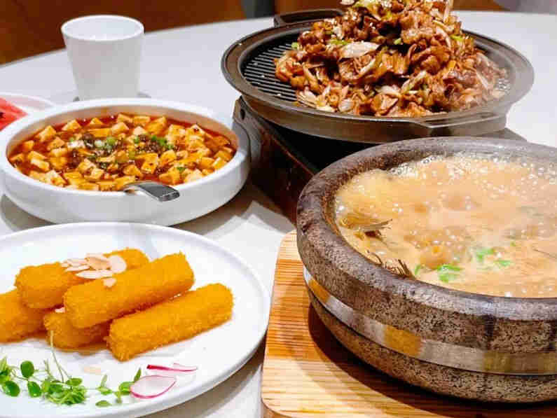 借势营销要有度，炒菜界的海底捞、茶饮界的星巴克、茶饮界爱马仕虽讨巧，但并不讨好