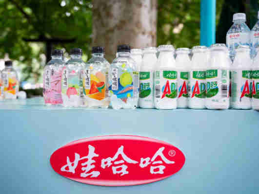 三只松鼠、运气森林等品牌摒弃昔日的网红头衔,回归大卖场等渠道市场