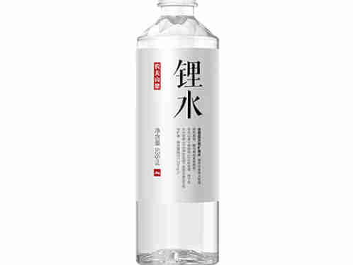 百事、可口可乐、青岛啤酒、旺旺、西藏5100、农夫山泉推出功能水新品,每年将增长3.6%