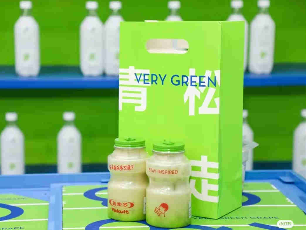 喜茶降价后引领新茶饮行业，回归消费者本位