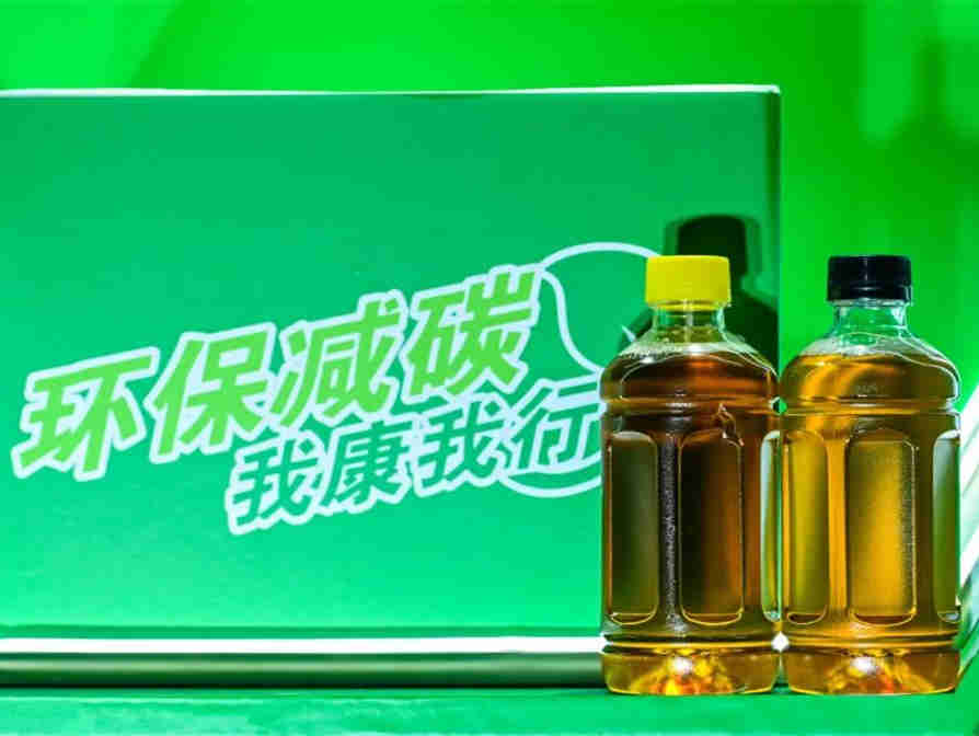 康师傅官宣两款无标签PET瓶包装饮品,减少碳排放,保护地球