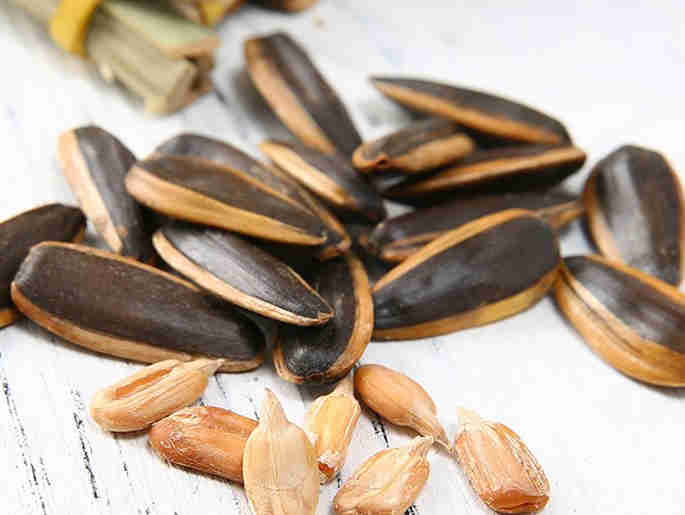 洽洽瓜子联合华熙生物米蓓尔推出洽洽瓜子脸面膜“2.0升级版”