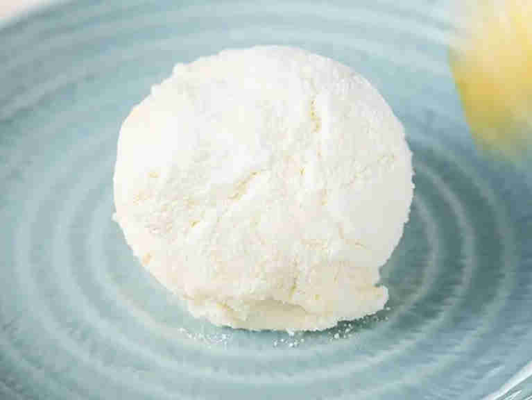 鲍师傅上新榴莲奶贝,坚持手工制作,现做现卖