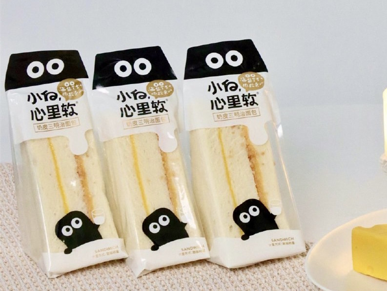 小白心里软 上新品：奶皮三明治、小白软吐司，咸甜适口，好吃不腻