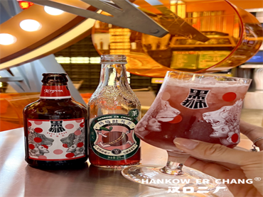 汉口二厂 × 黑狮 上新品:蛮扎实,入口酸甜沁爽,带有浓郁麦芽香气
