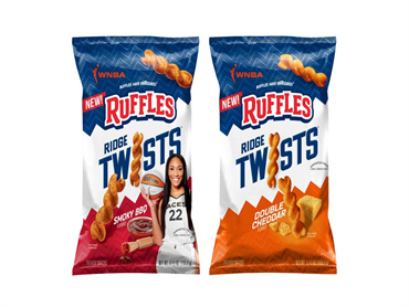 百事 Ruffles 上新品:Ruffles Ridge Twists麻花薯片系列,有双倍切达干酪味和烟熏烧烤味口味