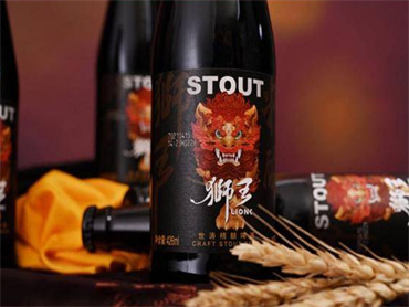 燕京啤酒总部精酿中心已竣工投产,一期产能约5000千升,未来可年产2万吨精酿啤酒