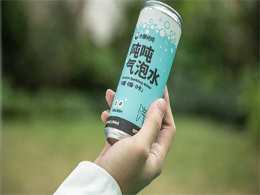 水獭吨吨官宣:专为水果茶而配的 吨吨气泡水 来了,方便消费者冲泡果茶块