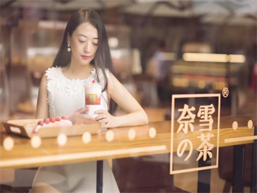 【 2022食品饮料行业十大年度人物】关于2022年的故事