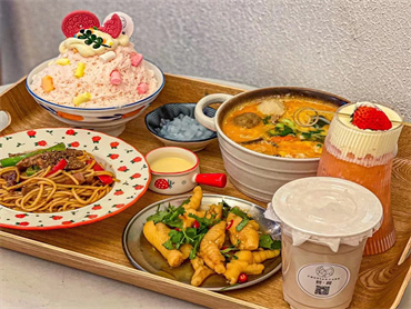 《2022快餐品类分析报告》发布,年均增长超过300家的中式快餐连锁品牌达到60个