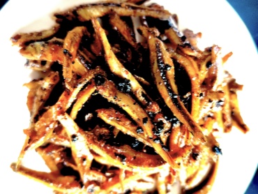 黑松露风味小鱼仔：轻奢新贵，泰斯特把高端味搬进零食袋