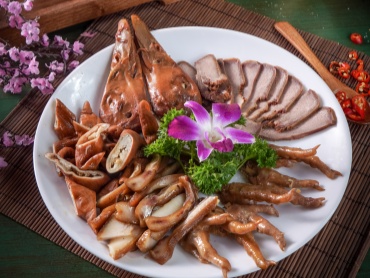 花瓣素材_火锅食材中餐小菜卤味拼盘_390182_副本.jpg