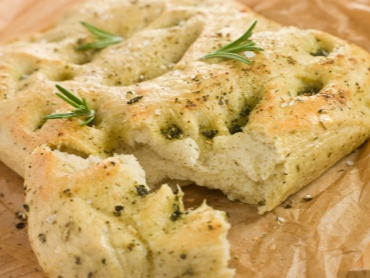 摄图网_320169049_Foccacia 面包食物美食摄影视图影棚水平食品饮料草药系列(企业商用)_副本.jpg